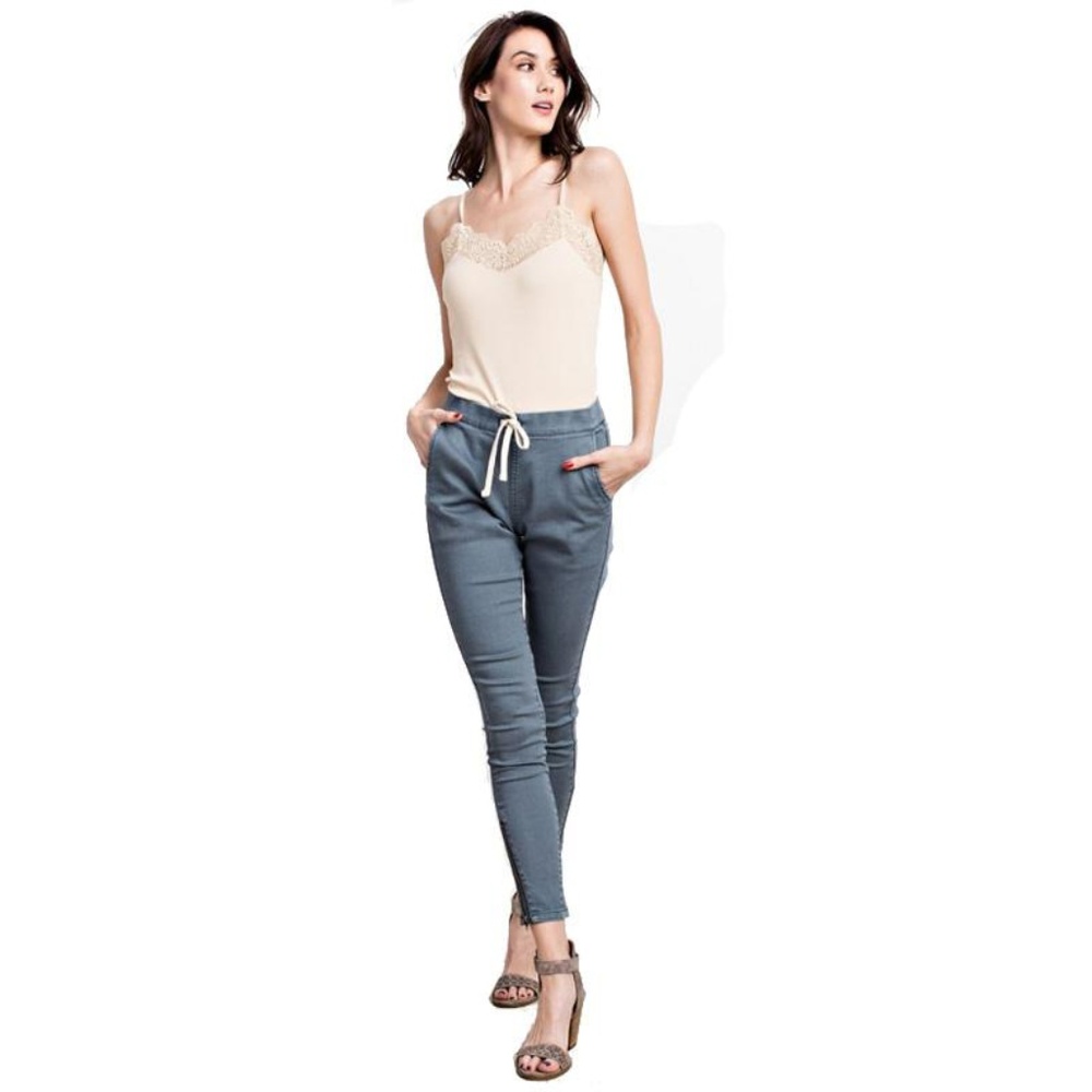 Wesley Jegging Pant Light Blue Solid